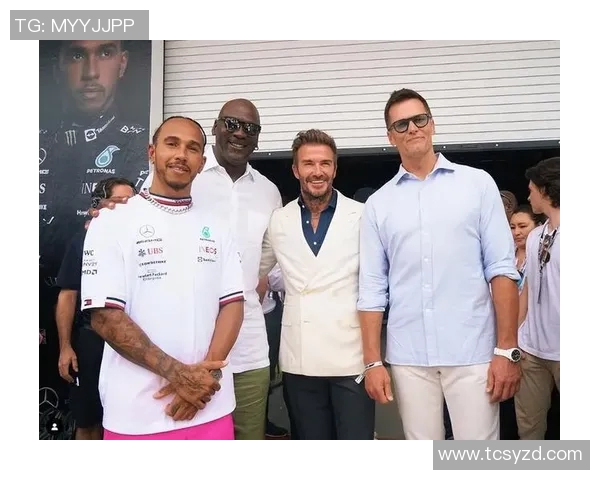 四位足球巨星同框合影展现激情与友谊的瞬间